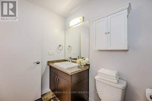 715 - 551 Maple Avenue, Burlington (Brant), ON - Indoor Photo Showing Bathroom