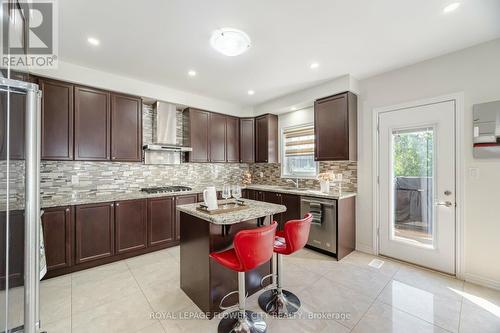 384 Remembrance Road, Brampton (Northwest Brampton), ON - Indoor Photo Showing Kitchen With Upgraded Kitchen