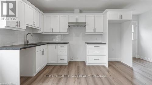 A - 24 Balfour Street, Brantford, ON - Indoor Photo Showing Kitchen