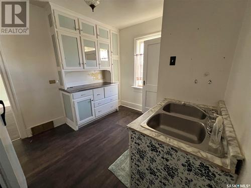 219 Macleod Avenue E, Melfort, SK - Indoor Photo Showing Kitchen With Double Sink