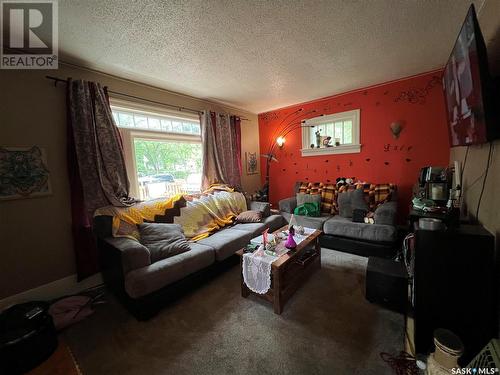 219 Macleod Avenue E, Melfort, SK - Indoor Photo Showing Living Room