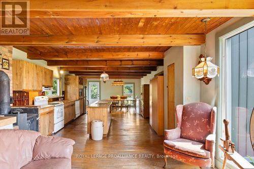 2085 Enright Road, Tyendinaga, ON - Indoor Photo Showing Living Room