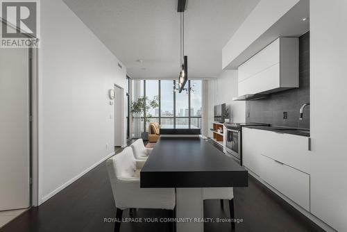 2303 - 101 Charles Street E, Toronto (Church-Yonge Corridor), ON - Indoor Photo Showing Kitchen