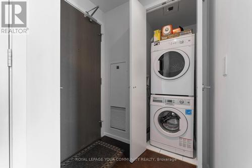 2303 - 101 Charles Street E, Toronto (Church-Yonge Corridor), ON - Indoor Photo Showing Laundry Room