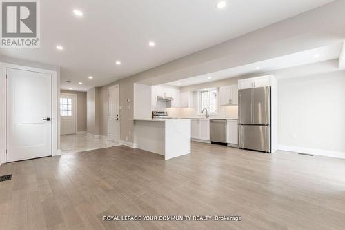 86 Ambler Bay, Barrie (Georgian Drive), ON - Indoor Photo Showing Kitchen