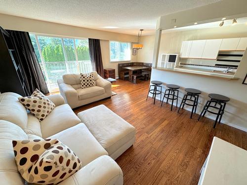 306 - 40 Ridgemont Avenue, Fernie, BC - Indoor Photo Showing Living Room