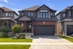 90 Tristan Crescent S  Breslau, ON N0B 1M0