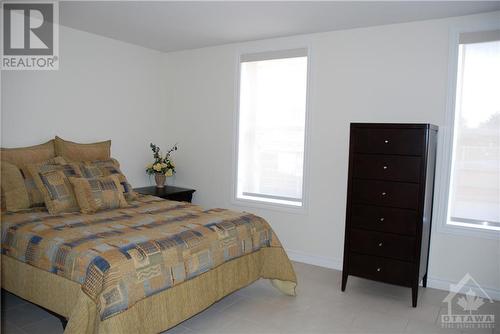 240 Cumberland Street, Ottawa, ON - Indoor Photo Showing Bedroom