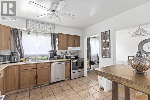 811 Pine St, Sault Ste. Marie, ON - Indoor Photo Showing Kitchen With Double Sink