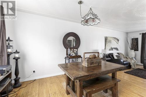 811 Pine St, Sault Ste. Marie, ON - Indoor Photo Showing Dining Room