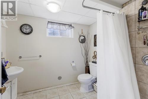 811 Pine St, Sault Ste. Marie, ON - Indoor Photo Showing Bathroom