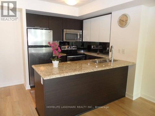 907 - 5740 Yonge Street, Toronto (Newtonbrook West), ON - Indoor Photo Showing Kitchen With Double Sink