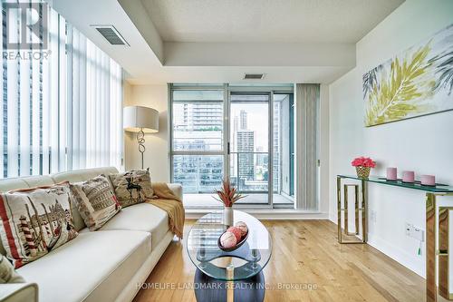 1905 - 31 Bales Avenue, Toronto (Willowdale East), ON - Indoor Photo Showing Living Room