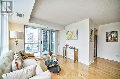 1905 - 31 Bales Avenue, Toronto (Willowdale East), ON - Indoor Photo Showing Living Room