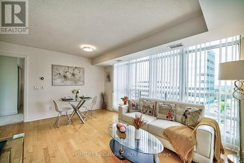 1905 - 31 Bales Avenue, Toronto (Willowdale East), ON - Indoor Photo Showing Living Room