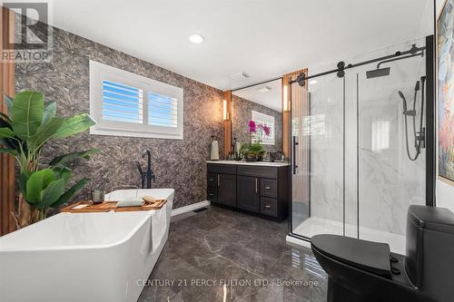 10 Kenwell Crescent, Barrie (Holly), ON - Indoor Photo Showing Bathroom