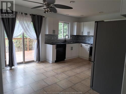 38 Brush, Amherstburg, ON - Indoor Photo Showing Kitchen