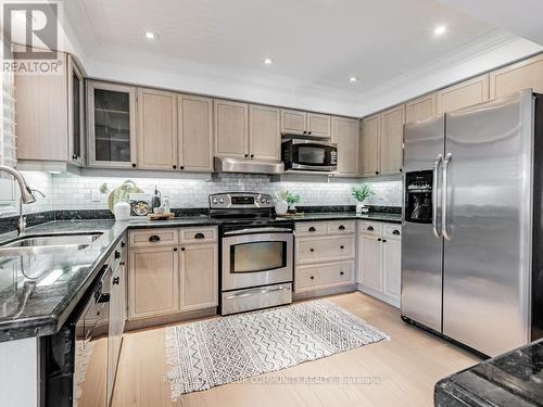 178 Corner Ridge Road, Aurora (Aurora Highlands), ON - Indoor Photo Showing Kitchen With Upgraded Kitchen