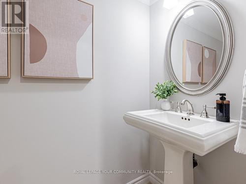 178 Corner Ridge Road, Aurora (Aurora Highlands), ON - Indoor Photo Showing Bathroom