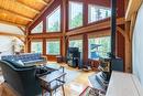 12 William Craven Close, Lac Du Bonnet Rm, MB  - Indoor Photo Showing Living Room 