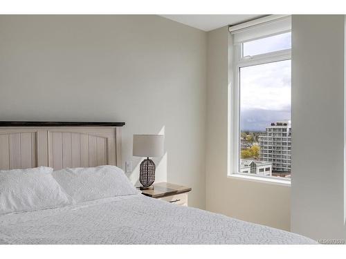 1504-728 Yates St, Victoria, BC - Indoor Photo Showing Bedroom