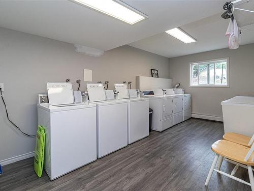 402-218 Bayview Ave, Ladysmith, BC - Indoor Photo Showing Laundry Room