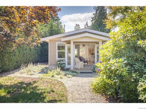 444 Namqua Rd, Qualicum Beach, BC 