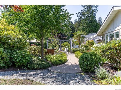 444 Namqua Rd, Qualicum Beach, BC 