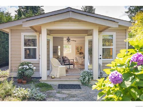 444 Namqua Rd, Qualicum Beach, BC 