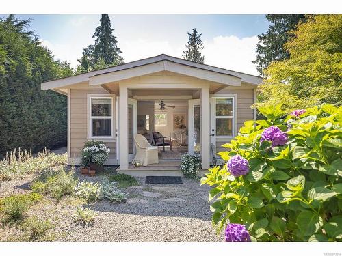 444 Namqua Rd, Qualicum Beach, BC 