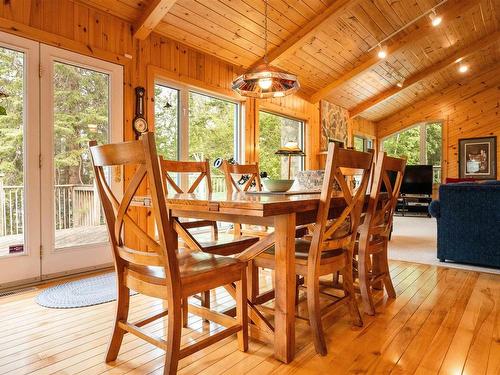 4 Lily Pad Bay, District Of Kenora, ON - Indoor Photo Showing Dining Room