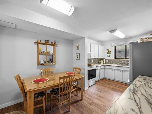 871 Mcqueen Drive, Kamloops, BC - Indoor Photo Showing Dining Room