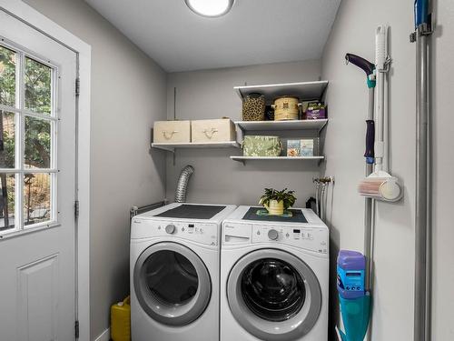 871 Mcqueen Drive, Kamloops, BC - Indoor Photo Showing Laundry Room