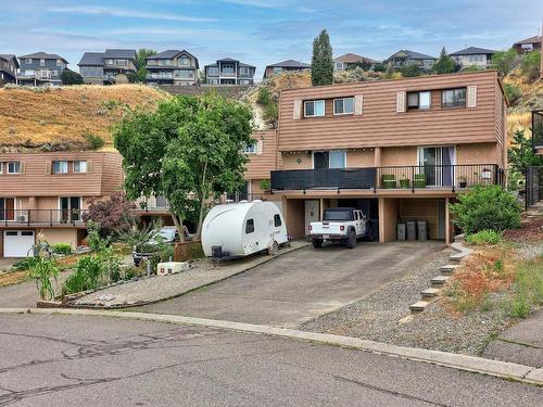 871 Mcqueen Drive, Kamloops, BC - Outdoor With Facade