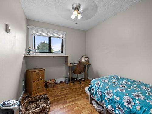 871 Mcqueen Drive, Kamloops, BC - Indoor Photo Showing Bedroom