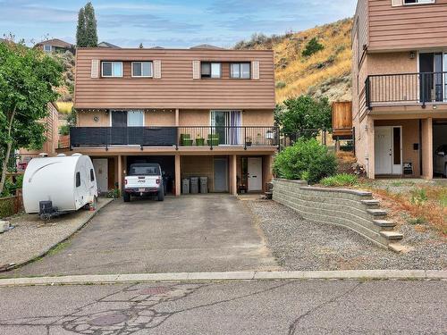 871 Mcqueen Drive, Kamloops, BC - Outdoor With Facade