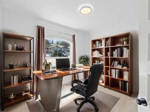 2542 Bentall Drive, Kamloops, BC - Indoor Photo Showing Office