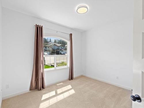 2542 Bentall Drive, Kamloops, BC - Indoor Photo Showing Other Room