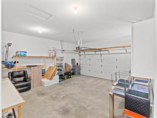 2542 Bentall Drive, Kamloops, BC - Indoor Photo Showing Garage