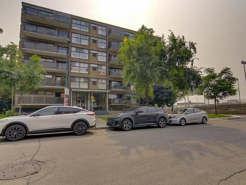 Exterior entrance - 410-2450 Ch. Athlone, Mont-Royal, QC - Outdoor With Facade