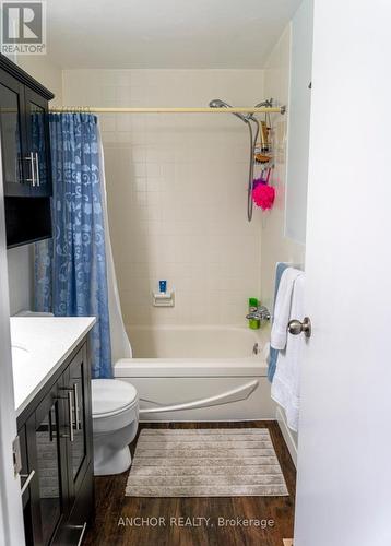 238 Homestead Crescent, London, ON - Indoor Photo Showing Bathroom