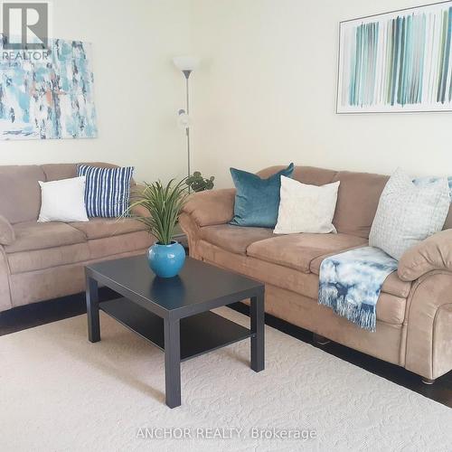 238 Homestead Crescent, London, ON - Indoor Photo Showing Living Room