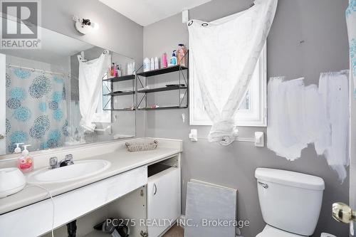 80 - 141 Condor Court, London, ON - Indoor Photo Showing Bathroom