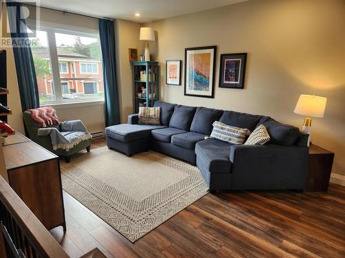 76 Bennett Avenue, St. John'S, NL - Indoor Photo Showing Living Room