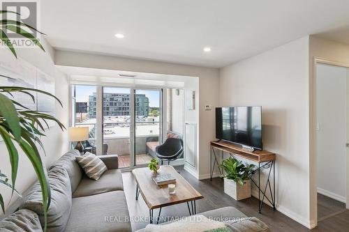 701 - 85 East Liberty Street, Toronto (Niagara), ON - Indoor Photo Showing Living Room