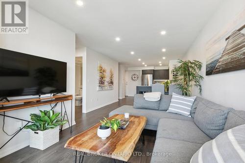 701 - 85 East Liberty Street, Toronto (Niagara), ON - Indoor Photo Showing Living Room