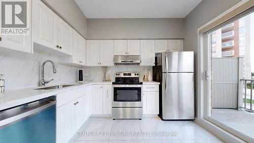 220 South Park Road, Markham, ON - Indoor Photo Showing Kitchen