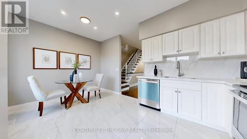 220 South Park Road, Markham (Commerce Valley), ON - Indoor Photo Showing Kitchen