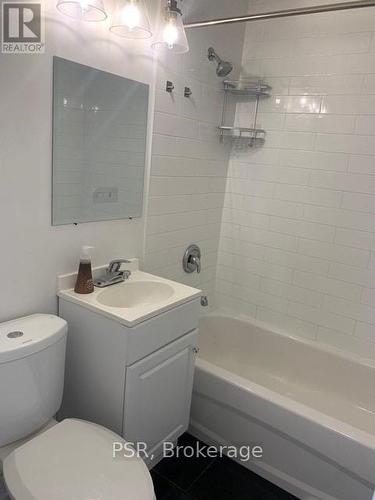 402 - 256 Sherbourne Street, Toronto (Moss Park), ON - Indoor Photo Showing Bathroom