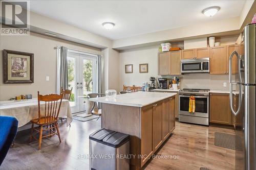 117 Rosehill Boulevard, Oshawa, ON - Indoor Photo Showing Kitchen